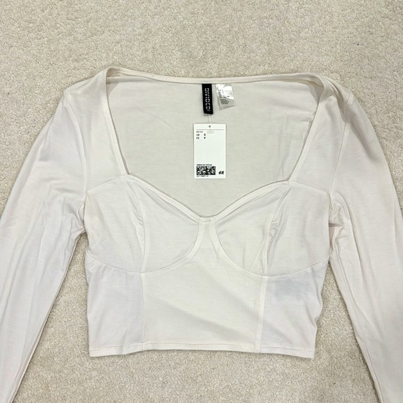 NWT - H&M - Crop Top - White (size small) - Picture 3 of 8